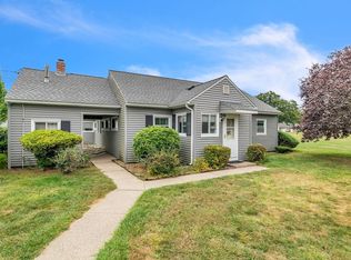 172 Horseshoe Dr #172, Chicopee, MA 01022