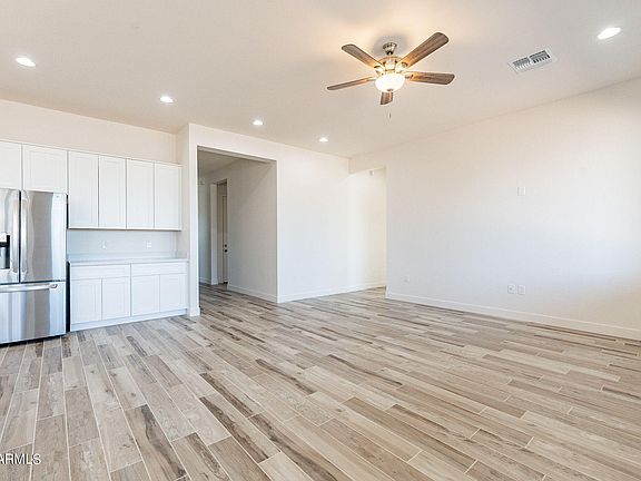 5th image of 34908 N SURREY Lane