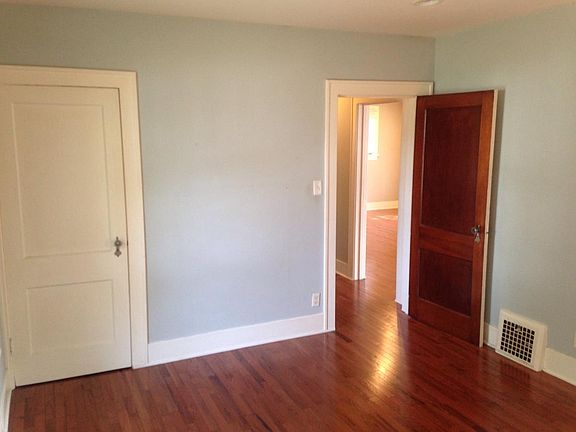 5th image of 3031 W Montana St