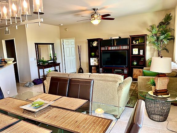 Great room, seating for 6 at the dining table.