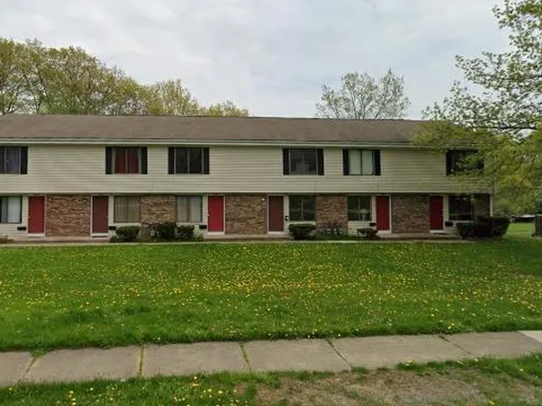 2400 Echo Valley Dr, Stow, OH 44224