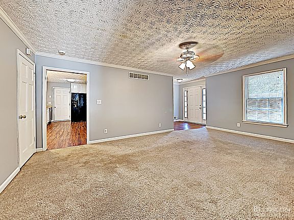 3rd image of 603 Dunbarton Ct