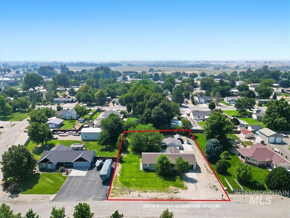 1st image of 1699 Syringa Dr
