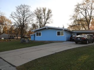 3555 S Sunset Dr, Milwaukee, WI 53220