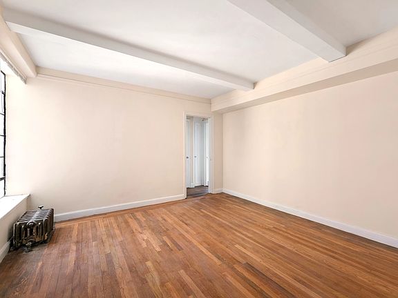 3rd image of 333 E 43rd St APT 520