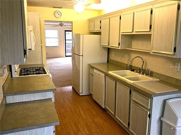 4th image of 6190 80th St N Unit 307