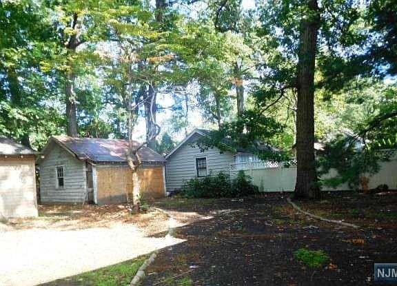 2nd image of 743 Haxtun Ave