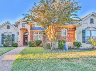 511 Lariat Trl, Mc Gregor, TX 76657