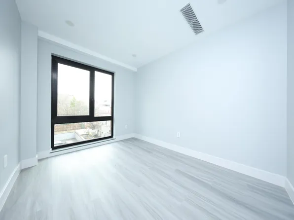 643 5th Avenue image 5 of 14