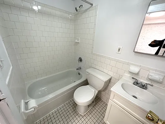 Rented by OvCo Realty | media 27