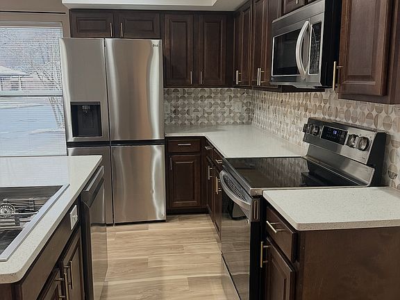 5th image of 501 Thornloe Ln Unit A