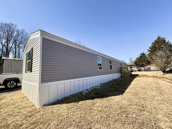 4th image of 751 Kernodle Ln #123