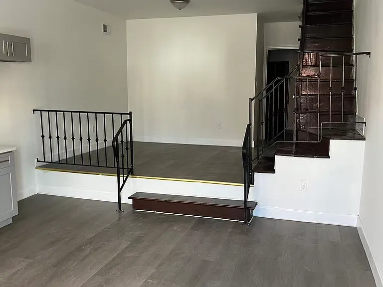 719 W Moyamensing Ave — Photo 5