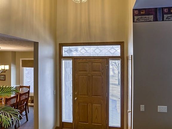 3rd image of 2762 S 167th St