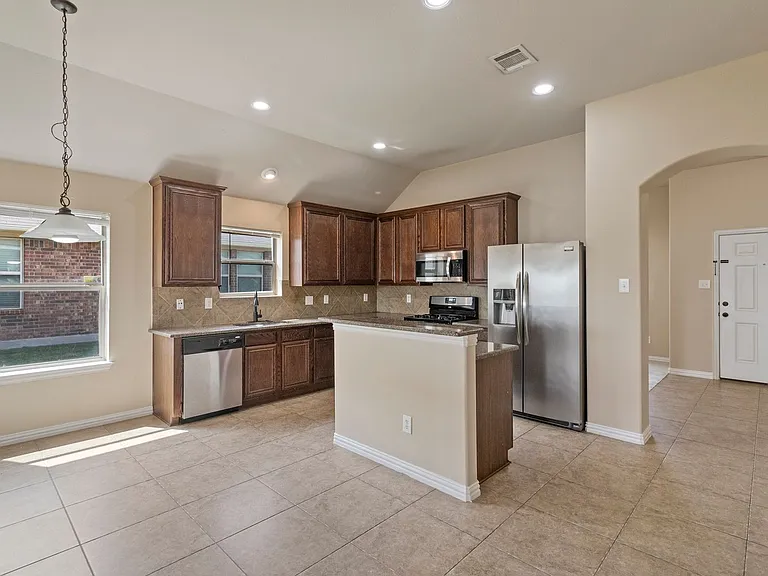 8204 Tierra Del Sol Rd — Photo 8