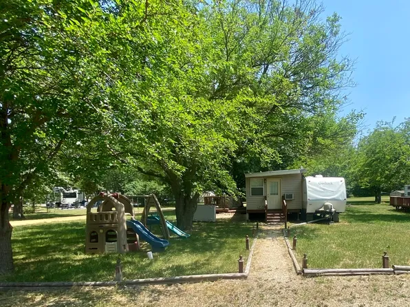 29/129 Woodhaven Dr E, Sublette, IL 61367