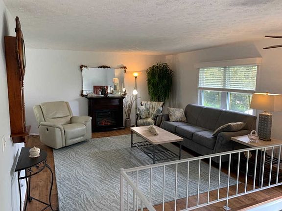 3rd image of 6705 Acorn Dr