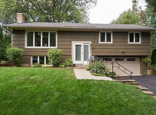 5632 Holiday Rd, Minnetonka, MN 55345