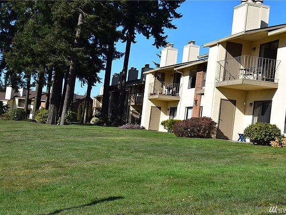 2nd image of 23305 Lakeview Dr Unit C103