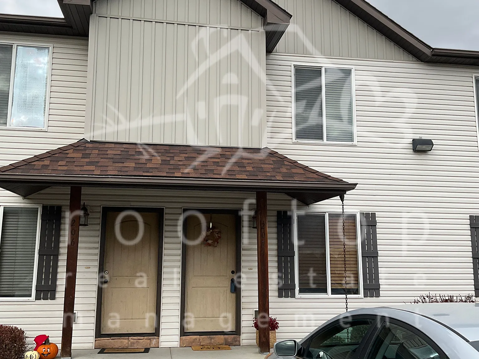 2 bed, 1.5 bath, 1100 sqft, $1,250 — Photo 1