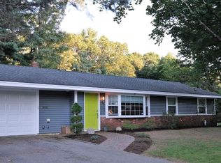40 Nob Hill Dr, Framingham, MA 01701