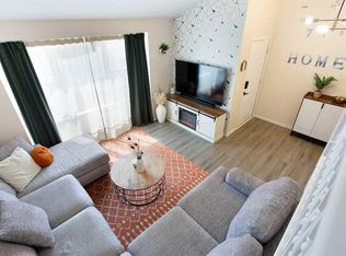 5 S Shawglen Ct SW, Calgary, AB T2Y2R1