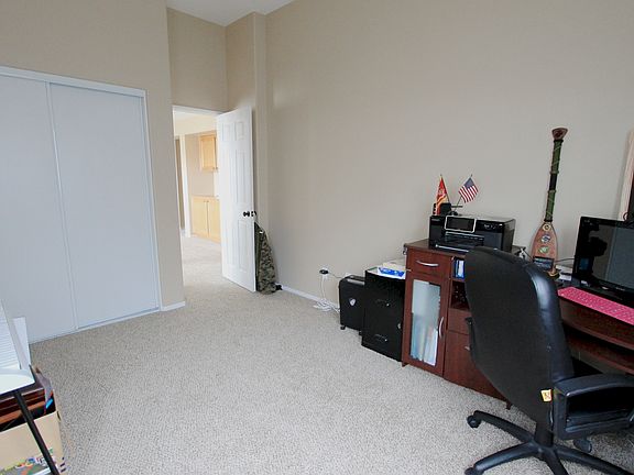 1st bedroom. 
