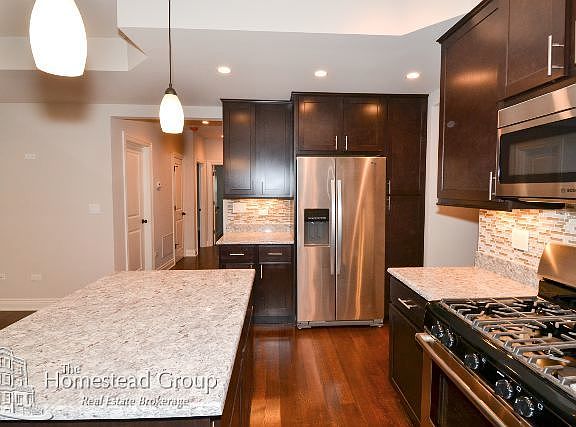 4th image of 4208 N Sacramento Ave #1FRNT