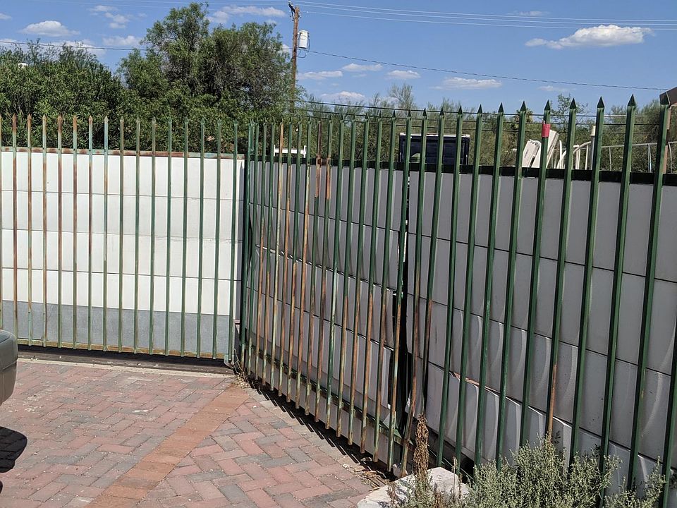 1st image of 944 N Alvernon Way