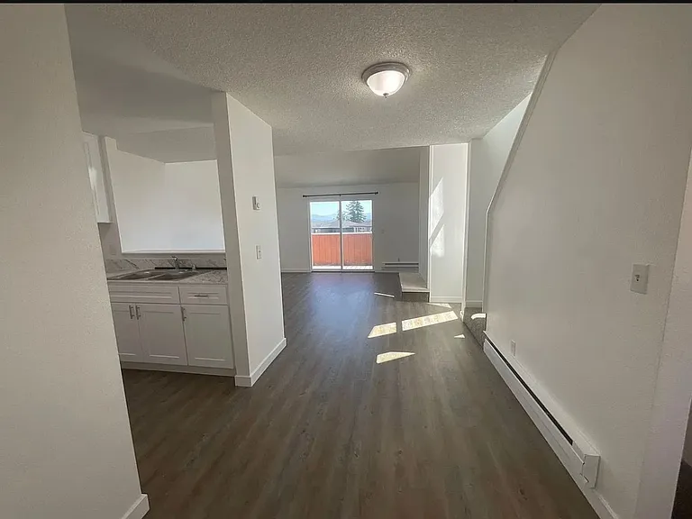 2161 Eastview Pl — Photo 8