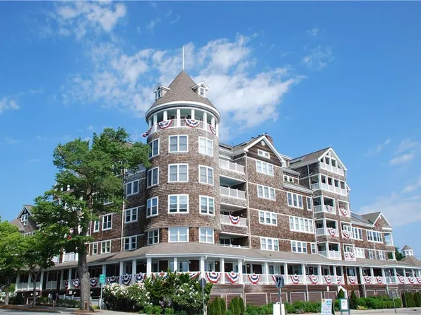53 Conanicus Ave APT 1B, Jamestown, RI 02835