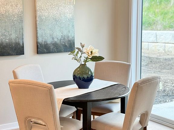 5th image of 623 W Wright Rd