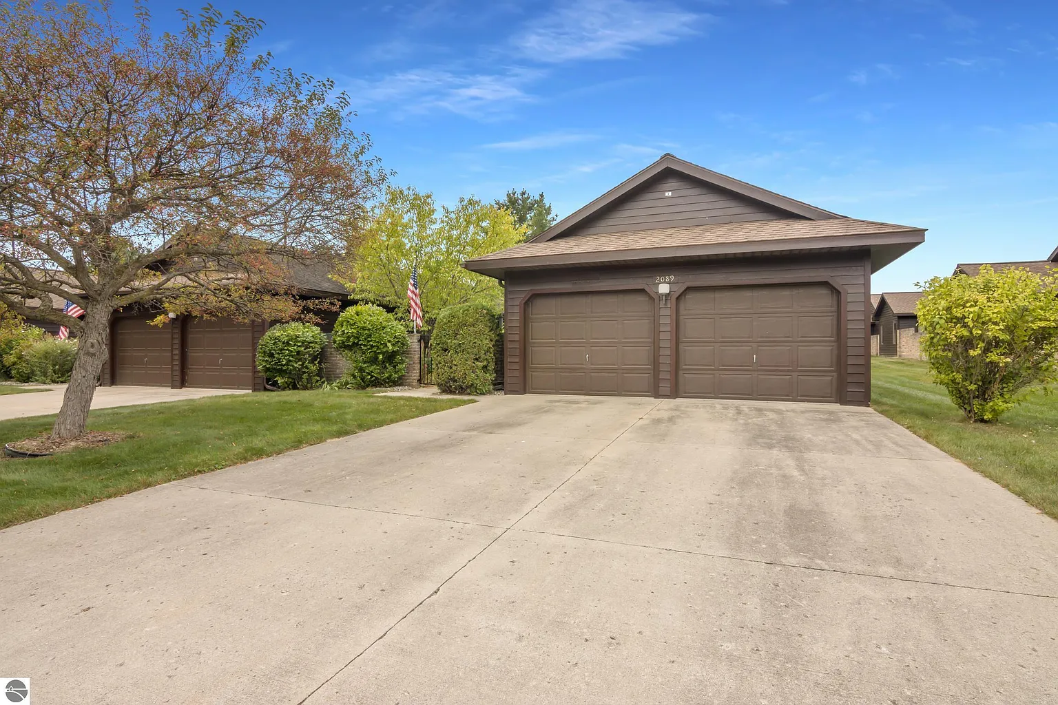 2089 Hammond Pl E photo 1