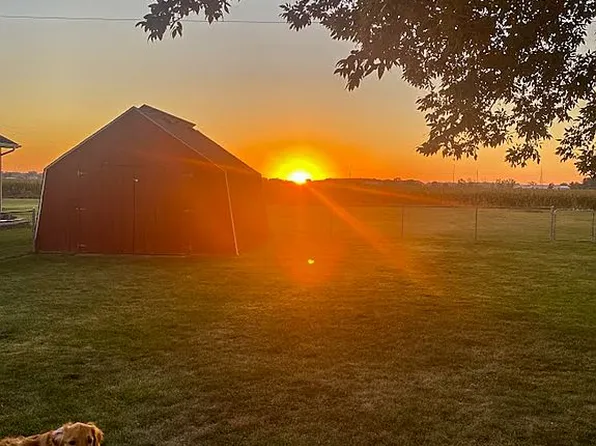 5716 Michael Dr, Bay City, MI 48706