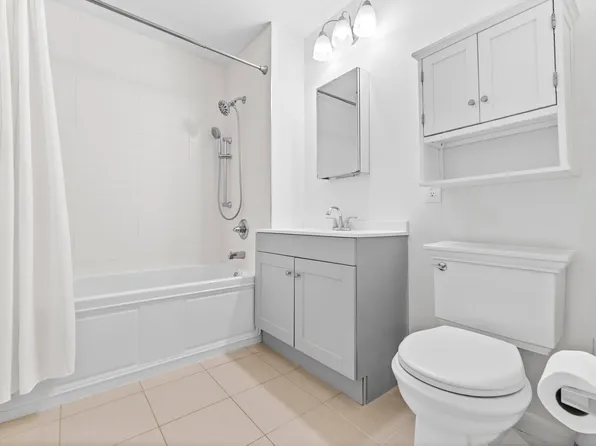 187 Wayne Street image 14 of 27