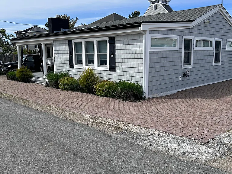 12 Barker St — Photo 13