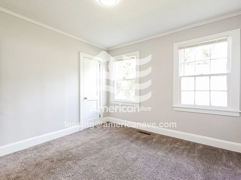 1176812_009_bedroom_10.jpg