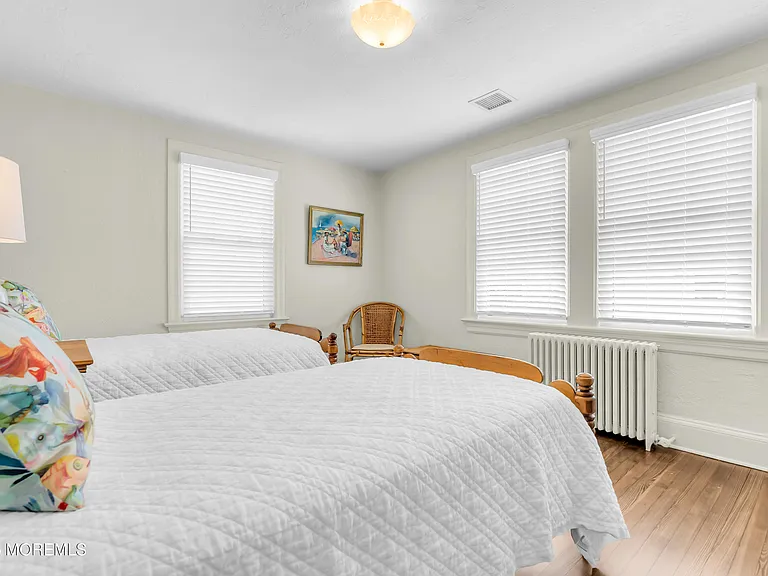206 Monroe Ave — Photo 18