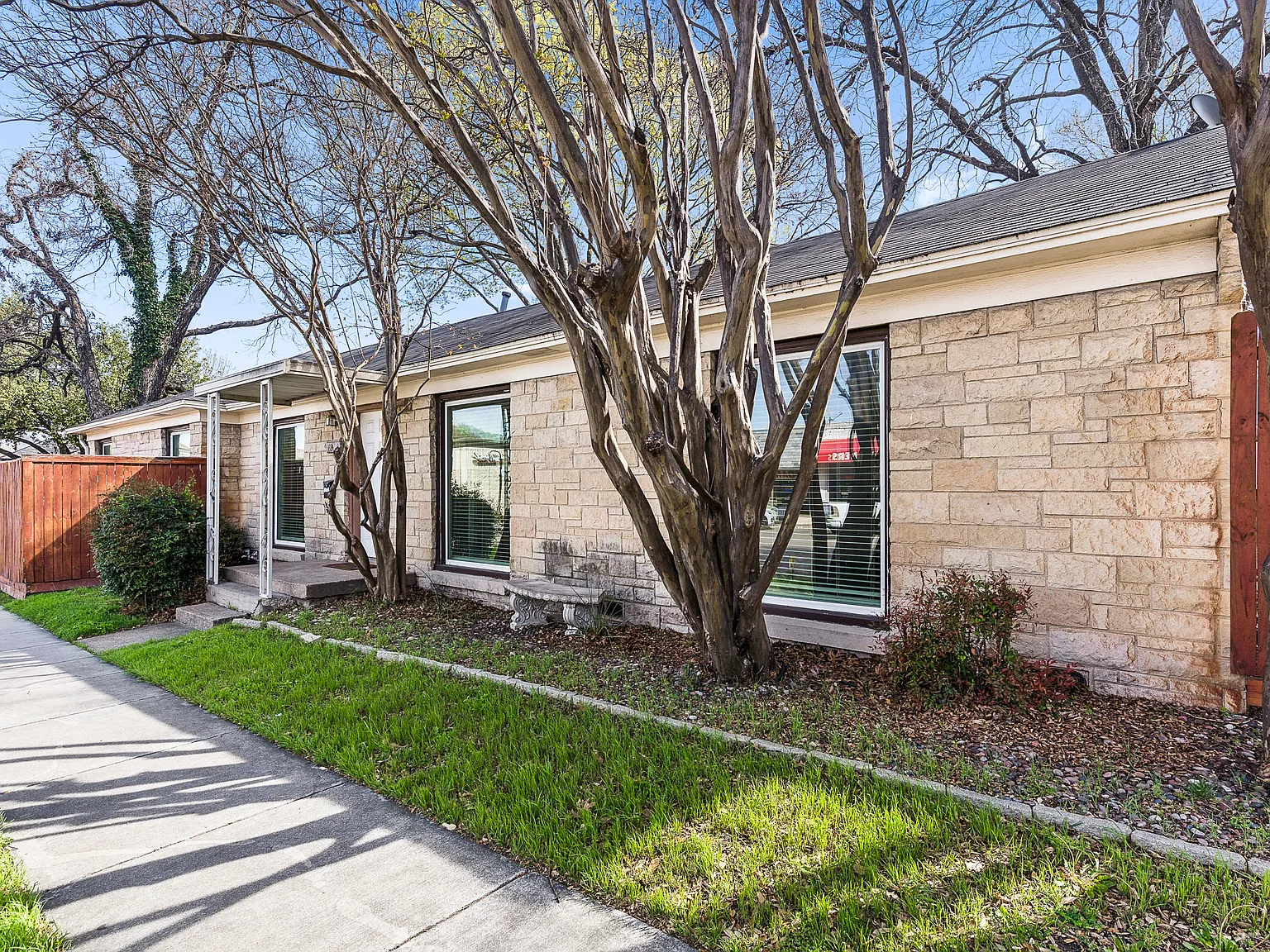 Charming 4-Bedroom 2 bath - Highland Park ISD Walk to SMU & Snyder Plaza! — Photo 3