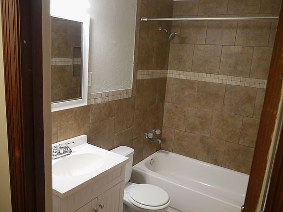 5th image of 321 S Worthington Dr