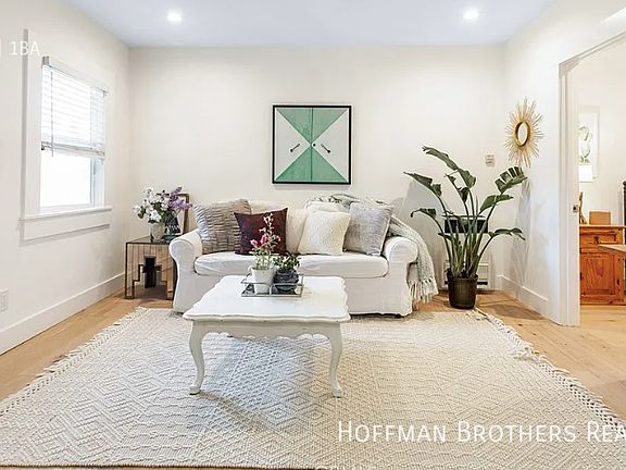 4th image of 2013 1/4 Echo Park Ave #A