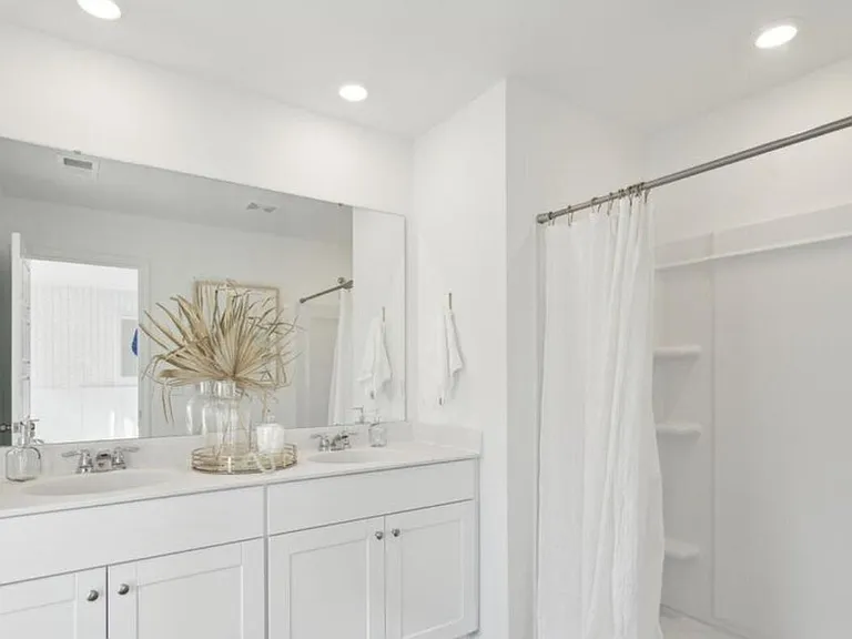 754 Ridgley Dr — Photo 15