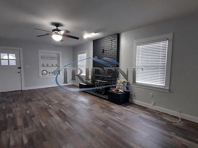 831 I St — Photo 2