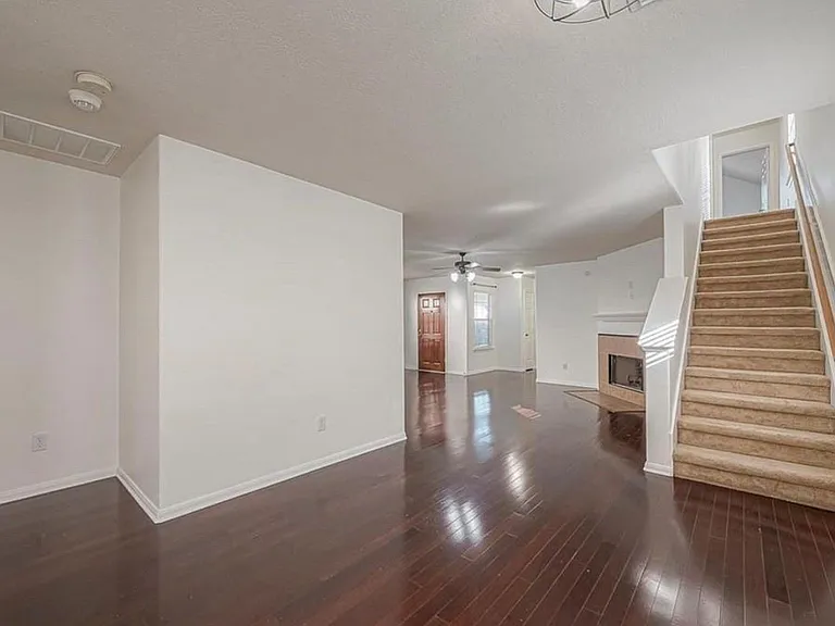 10819 Waterfern Ct — Photo 4