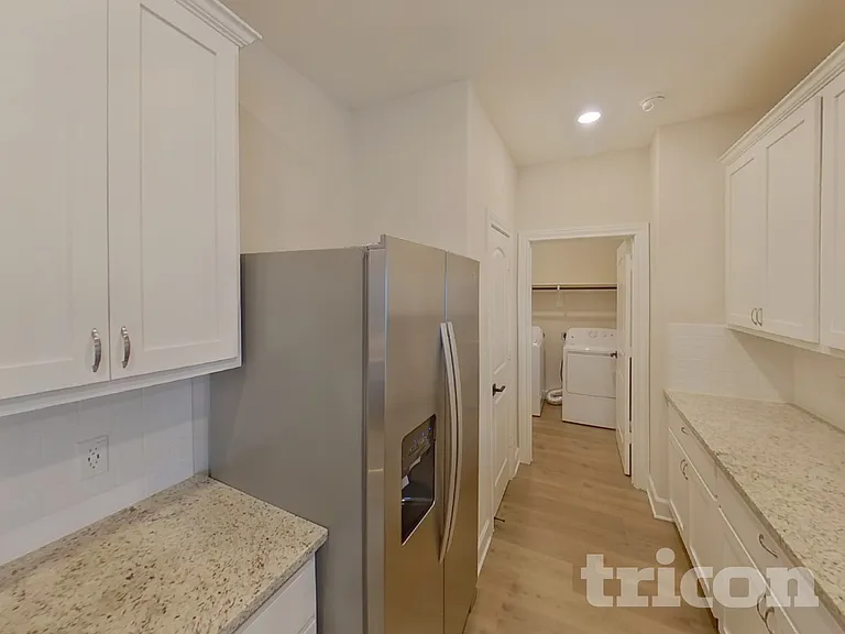 1105 Butler Ave — Photo 5