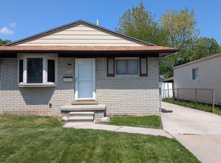 19273 Webster St, Clinton Township, MI 48035