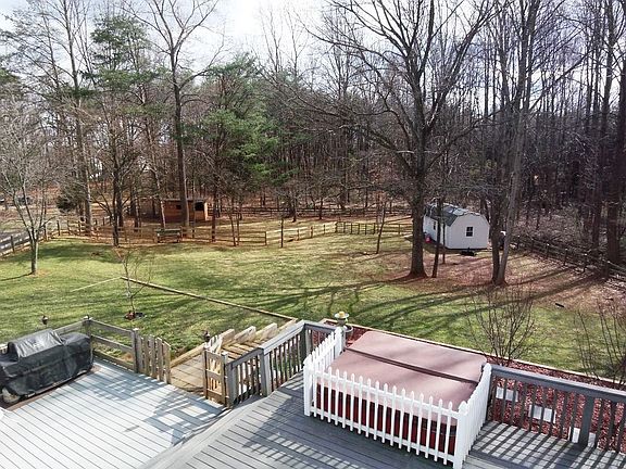Backyard-Paddock-Stall