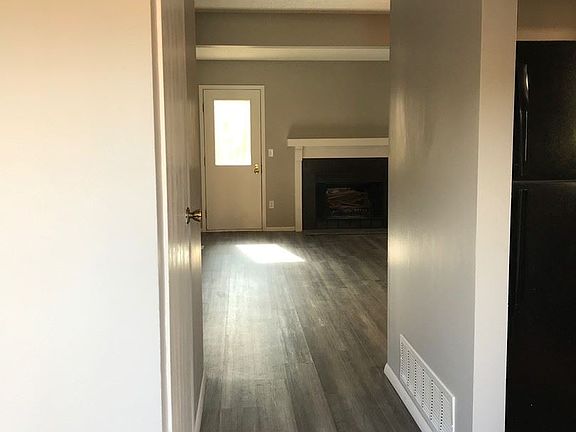 4th image of 3743 Pendlestone Dr