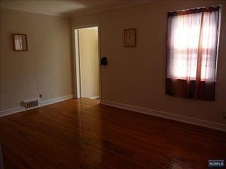 2nd image of 207 Woodland Rd