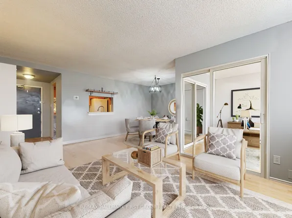 8351 McLaughlin Rd S #218, Brampton, ON L6Y 4H8